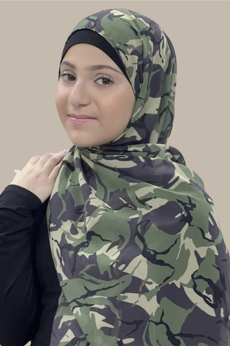 Modish Girl Hijab-Veiled Detail