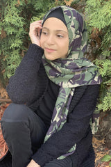 Modish Girl Hijab-Veiled Detail