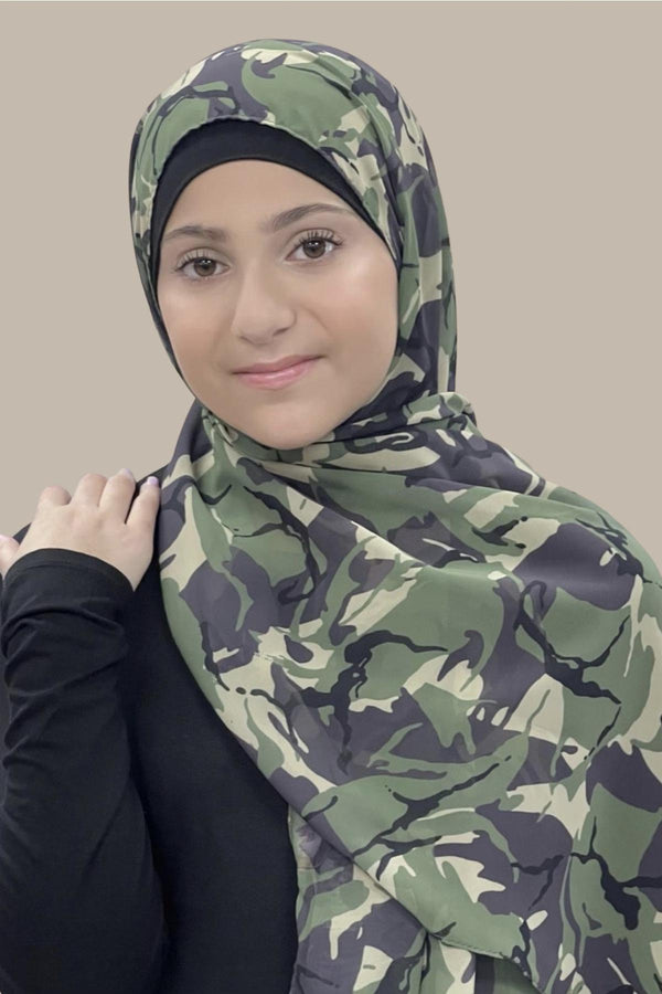Modish Girl Hijab-Veiled Detail